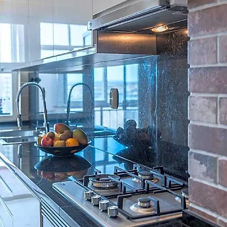 Hotel Stunning Sunny 3-bedroom In