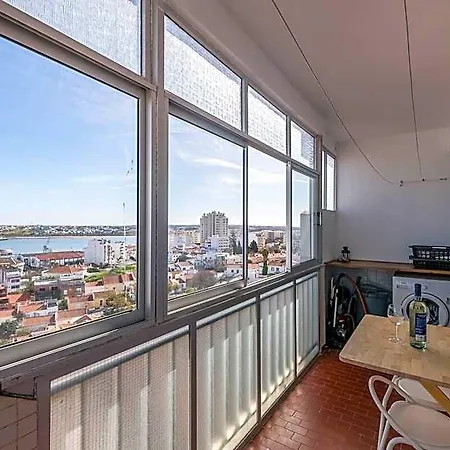 Hotel Stunning Sunny 3-bedroom In