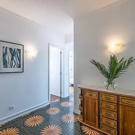 Stunning Sunny 3-bedroom In