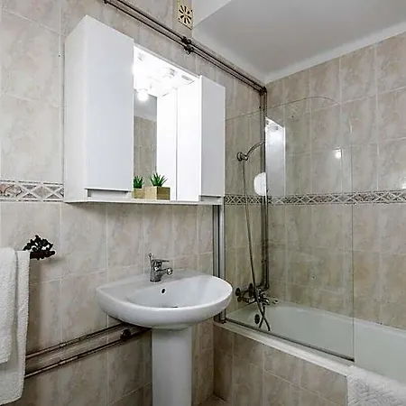 Stunning Sunny 3-bedroom In Hotel